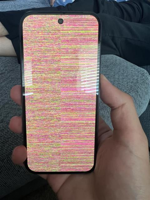 谷歌Pixel10上市即翻车：用户拿到手第二天手机就花屏(图4)