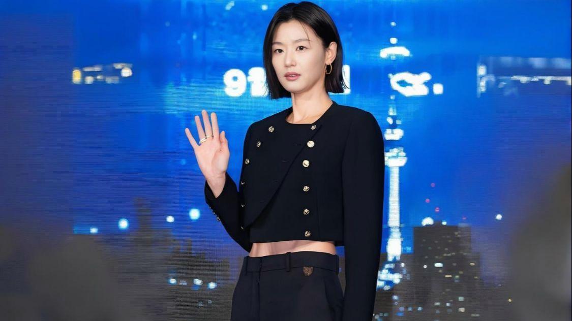 全智贤马甲线好明显!43岁依旧保持自律自信