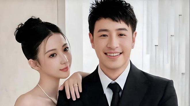 潘玮柏小13岁娇妻脱了!火辣身材全都露