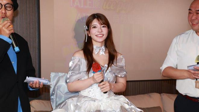 女优上原亚衣化身AI推出新歌?一比一人偶同步曝光