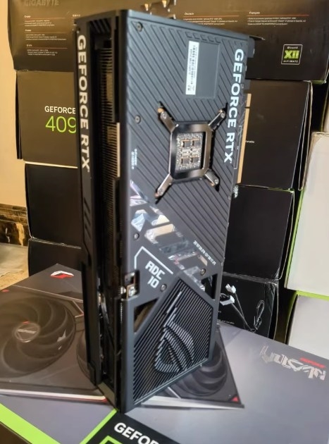 全球首个可以插DDR5内存的显卡!可惜只是个摆设-图9 全球首个可以插DDR5内存的显卡!可惜只是个摆设-图9