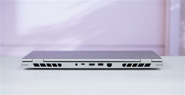 锐龙9 9850HX仅7999元!七彩虹MEOW橘宝R16 Ultra游戏本图赏-图6 锐龙9 9850HX仅7999元!七彩虹MEOW橘宝R16 Ultra游戏本图赏-图6