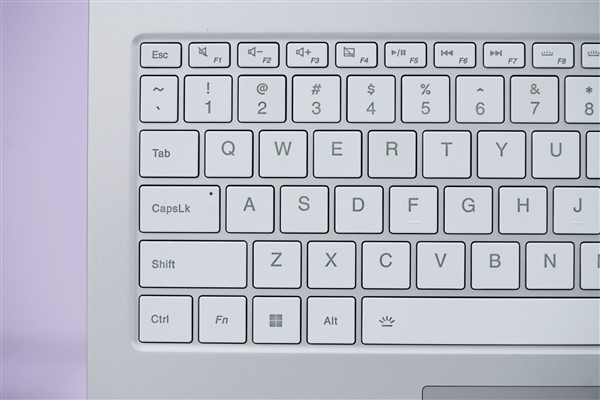 锐龙9 9850HX仅7999元!七彩虹MEOW橘宝R16 Ultra游戏本图赏-图16 锐龙9 9850HX仅7999元!七彩虹MEOW橘宝R16 Ultra游戏本图赏-图16