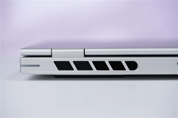 锐龙9 9850HX仅7999元!七彩虹MEOW橘宝R16 Ultra游戏本图赏-图21 锐龙9 9850HX仅7999元!七彩虹MEOW橘宝R16 Ultra游戏本图赏-图21