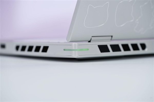 锐龙9 9850HX仅7999元!七彩虹MEOW橘宝R16 Ultra游戏本图赏-图24 锐龙9 9850HX仅7999元!七彩虹MEOW橘宝R16 Ultra游戏本图赏-图24