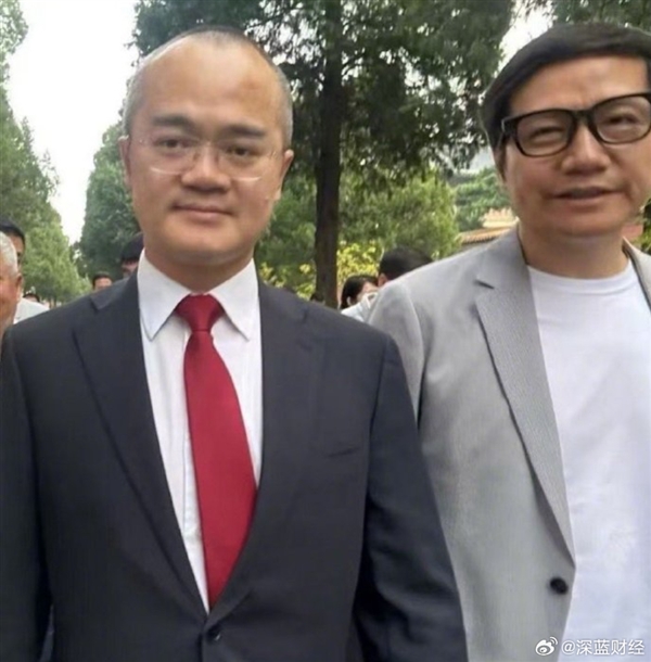 多位企业家参加阅兵观礼:美团王兴与雷军最新合照曝光 周鸿祎偶遇王小川-图2 多位企业家参加阅兵观礼:美团王兴与雷军最新合照曝光 周鸿祎偶遇王小川-图2