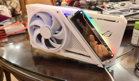 全球首个可以插DDR5内存的显卡！可惜只是个摆设(图3)