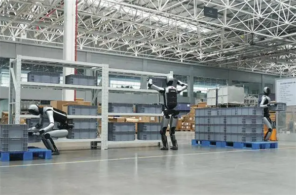 刷新全球订单纪录!优必选人形机器人Walker S2获2.5亿大单-图1 刷新全球订单纪录!优必选人形机器人Walker S2获2.5亿大单-图1