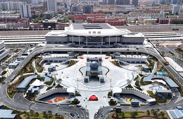 这个高铁站 出门就能看见火箭发射!-图1 这个高铁站 出门就能看见火箭发射!-图1