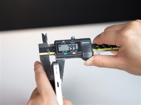 OPPOFindX9真机首曝：厚度不到8mm 电池增加1000多mAh(图1)