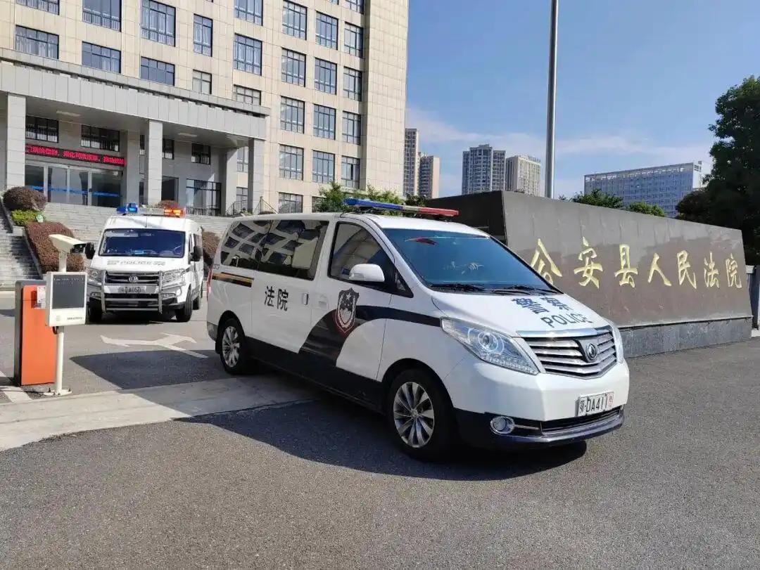 医生将350万灰色收入存保姆账户被花