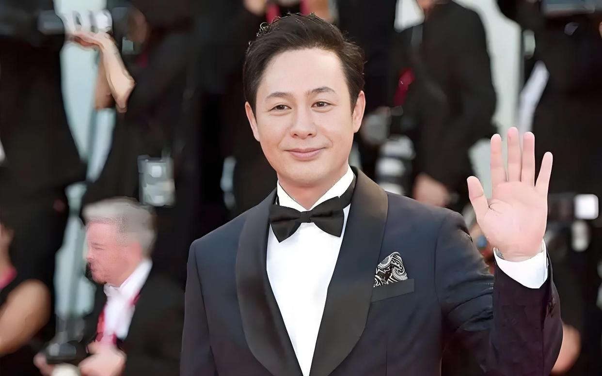 张颂文戴耳钉:打破“质朴演员”固有印象