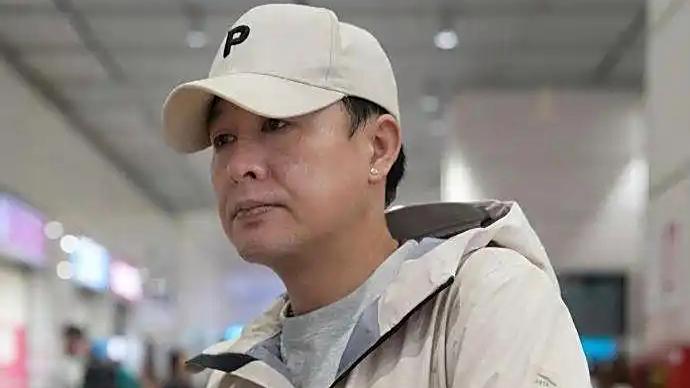 张颂文戴耳钉:打破“质朴演员”固有印象