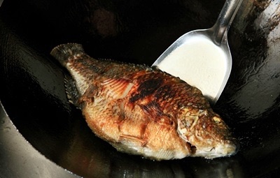 怎么煎鱼不粘锅不掉皮?煎鱼不破皮技巧-图6 怎么煎鱼不粘锅不掉皮?煎鱼不破皮技巧-图6