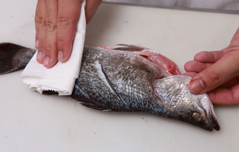 怎么煎鱼不粘锅不掉皮?煎鱼不破皮技巧-图9 怎么煎鱼不粘锅不掉皮?煎鱼不破皮技巧-图9