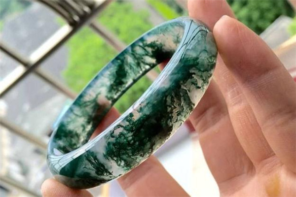 水草玛瑙适合什么人戴?水草玛瑙适合女生戴吗-图1 水草玛瑙适合什么人戴?水草玛瑙适合女生戴吗-图1