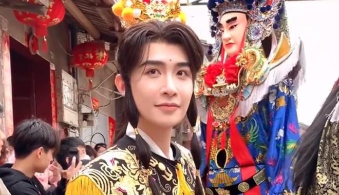 人民热评:扮演“赵世子”引众怒,由个案看两个值得探讨的话题-图1 人民热评:扮演“赵世子”引众怒,由个案看两个值得探讨的话题-图1