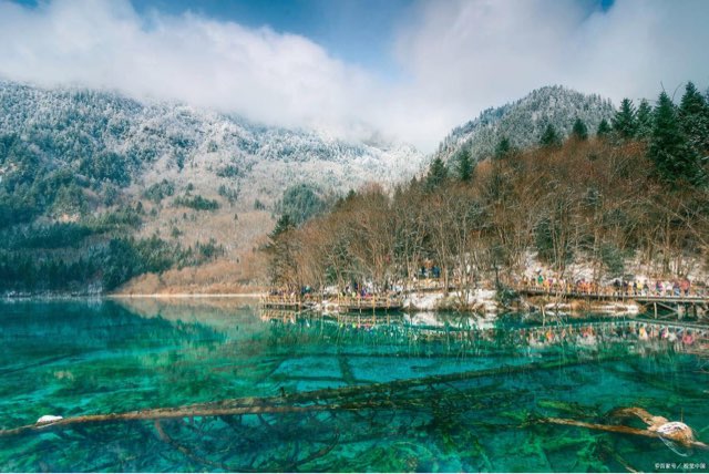 九寨沟好玩吗?值得一去吗?攻略带你玩转九寨沟-图2 九寨沟好玩吗?值得一去吗?攻略带你玩转九寨沟-图2