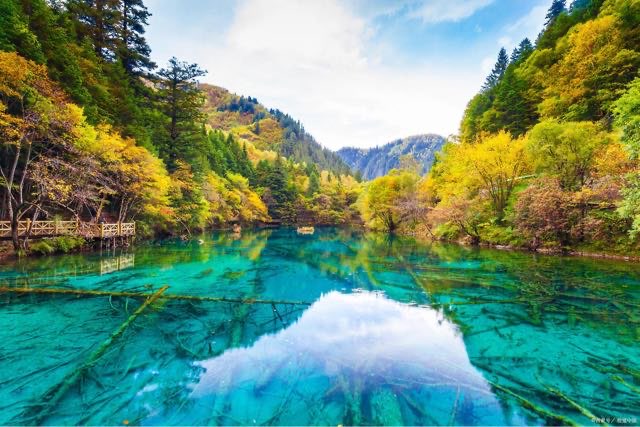 九寨沟好玩吗?值得一去吗?攻略带你玩转九寨沟-图3 九寨沟好玩吗?值得一去吗?攻略带你玩转九寨沟-图3