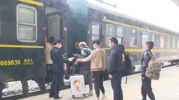 火车硬座座位号分布图(火车硬座是怎样排序的)-图5 火车硬座座位号分布图(火车硬座是怎样排序的)-图5