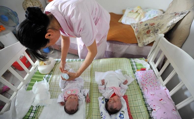 月子保姆多少钱一个月?金牌月嫂价格贵吗-图1 月子保姆多少钱一个月?金牌月嫂价格贵吗-图1