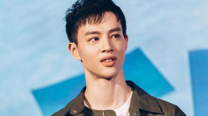 尹昉是真名吗年纪轻轻却已有众多身份名头能文能舞-图1 尹昉是真名吗年纪轻轻却已有众多身份名头能文能舞-图1