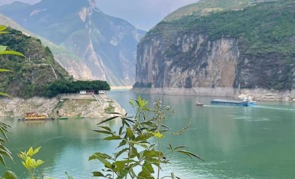 长江三峡指的是哪三峡(长江三峡各有什么特点)-图2 长江三峡指的是哪三峡(长江三峡各有什么特点)-图2