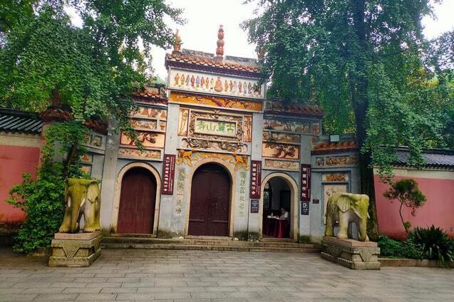 湖南最著名的十家寺庙介绍(湖南省十大寺庙盘点)-图2 湖南最著名的十家寺庙介绍(湖南省十大寺庙盘点)-图2