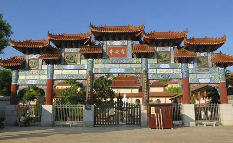 湖南最著名的十家寺庙介绍(湖南省十大寺庙盘点)-图5 湖南最著名的十家寺庙介绍(湖南省十大寺庙盘点)-图5