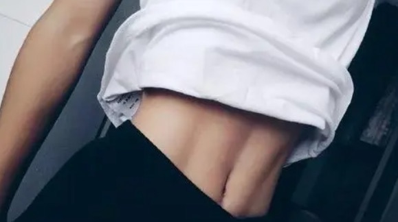 女生有腹肌真的好吗(女生有腹肌是什么样子)-图2 女生有腹肌真的好吗(女生有腹肌是什么样子)-图2