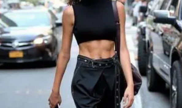 女生有腹肌真的好吗(女生有腹肌是什么样子)-图3 女生有腹肌真的好吗(女生有腹肌是什么样子)-图3