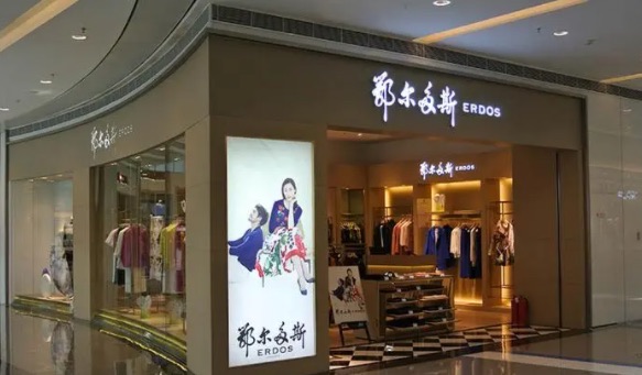 中国名牌服装品牌推荐(国内最出名服装品牌名单)-图2 中国名牌服装品牌推荐(国内最出名服装品牌名单)-图2