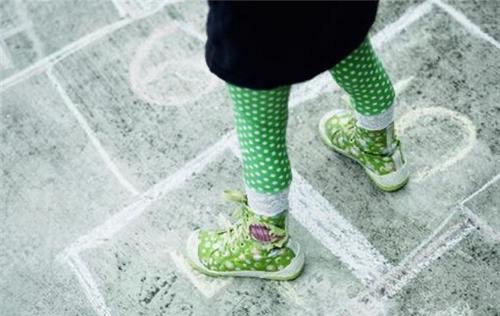 跳房子游戏规则及玩法-图2 跳房子游戏规则及玩法-图2