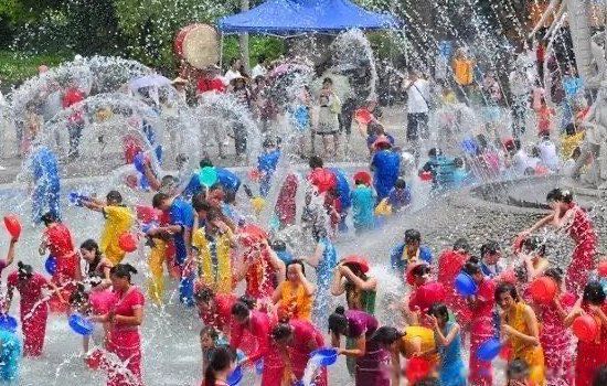 傣族的传统节日是什么?傣族泼水节的风俗简介-图1 傣族的传统节日是什么?傣族泼水节的风俗简介-图1