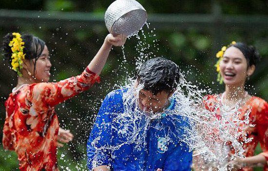 傣族的传统节日是什么?傣族泼水节的风俗简介-图3 傣族的传统节日是什么?傣族泼水节的风俗简介-图3