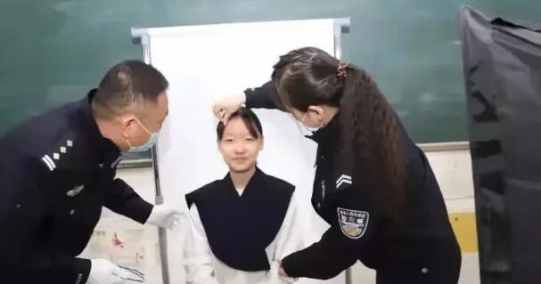 拍身份证照片穿什么颜色衣服?建议深色衣服-图1 拍身份证照片穿什么颜色衣服?建议深色衣服-图1