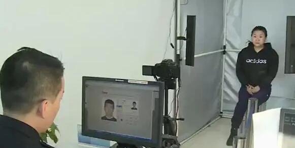 拍身份证照片穿什么颜色衣服?建议深色衣服-图3 拍身份证照片穿什么颜色衣服?建议深色衣服-图3