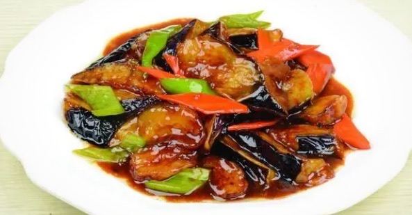 烧茄子怎样做好吃又不油(烧茄子的家常做法窍门)-图1 烧茄子怎样做好吃又不油(烧茄子的家常做法窍门)-图1