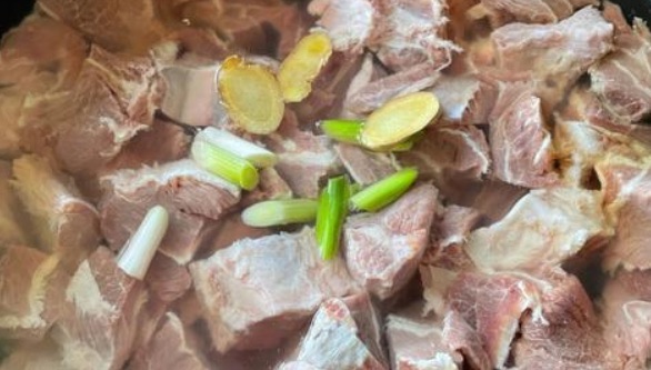 炖牛肉三放三不放(三放指的是什么东西)-图2 炖牛肉三放三不放(三放指的是什么东西)-图2