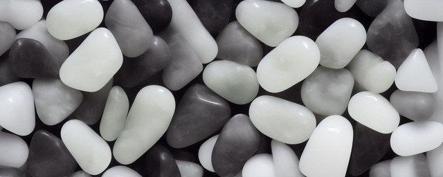 黑白玉石是什么玉-图1 黑白玉石是什么玉-图1