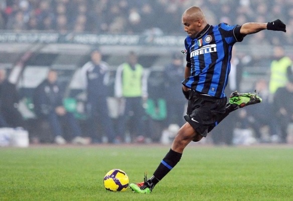 蓝黑闪电攻防一体,昔日“世一”此刻登场-图2 蓝黑闪电攻防一体,昔日“世一”此刻登场-图2