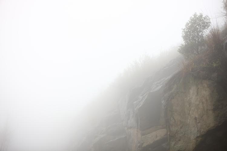 雾锁山头山锁雾的意思(雾锁山头山锁雾的意思解述)-图1 雾锁山头山锁雾的意思(雾锁山头山锁雾的意思解述)-图1