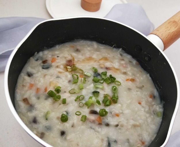 哪些人不适合喝皮蛋瘦肉粥?皮蛋瘦肉粥的营养有什么-图2 哪些人不适合喝皮蛋瘦肉粥?皮蛋瘦肉粥的营养有什么-图2