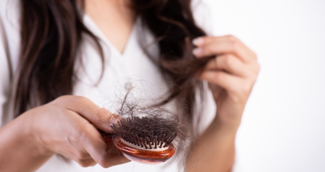 哪个季节是脱发高峰期?脱发了该做哪些检查-图1 哪个季节是脱发高峰期?脱发了该做哪些检查-图1