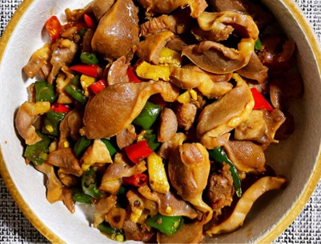 爆炒鸭胗怎么做好吃又简单(辣爆鸭胗的做法)-图1 爆炒鸭胗怎么做好吃又简单(辣爆鸭胗的做法)-图1