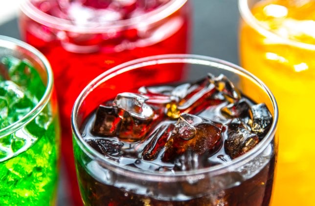 一瓶含糖饮料有多少糖?含糖饮料有多不健康-图2 一瓶含糖饮料有多少糖?含糖饮料有多不健康-图2