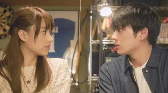 男人极力隐藏爱意的表现-图1 男人极力隐藏爱意的表现-图1