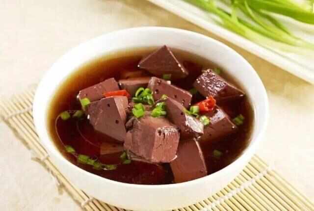 湖南8大经典名菜:龙脂猪血入榜,长沙臭豆腐夺冠-图4 湖南8大经典名菜:龙脂猪血入榜,长沙臭豆腐夺冠-图4