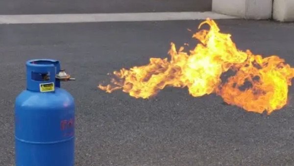 煤气罐着火先灭火还是先关阀门,煤气罐使用注意事项-图1 煤气罐着火先灭火还是先关阀门,煤气罐使用注意事项-图1