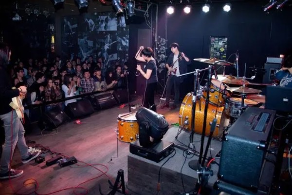 livehouse什么意思怎么读:小型现场演出(起源于日本)-图3 livehouse什么意思怎么读:小型现场演出(起源于日本)-图3